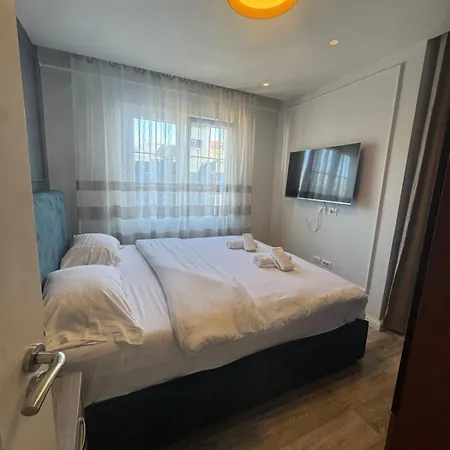 Bliss 5 Maj 4 * טיראנה